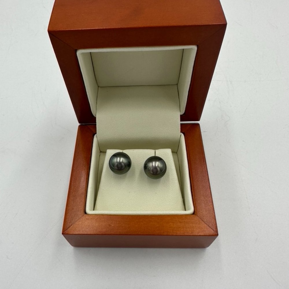 Black Pearl Earrings